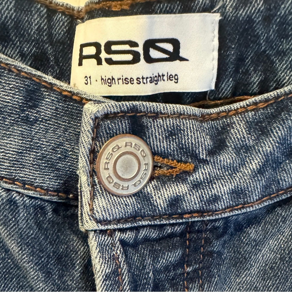 RSQ size 31 High Rise Straight Leg Jean With distressed knee Medium Wash - Picture 6 of 7